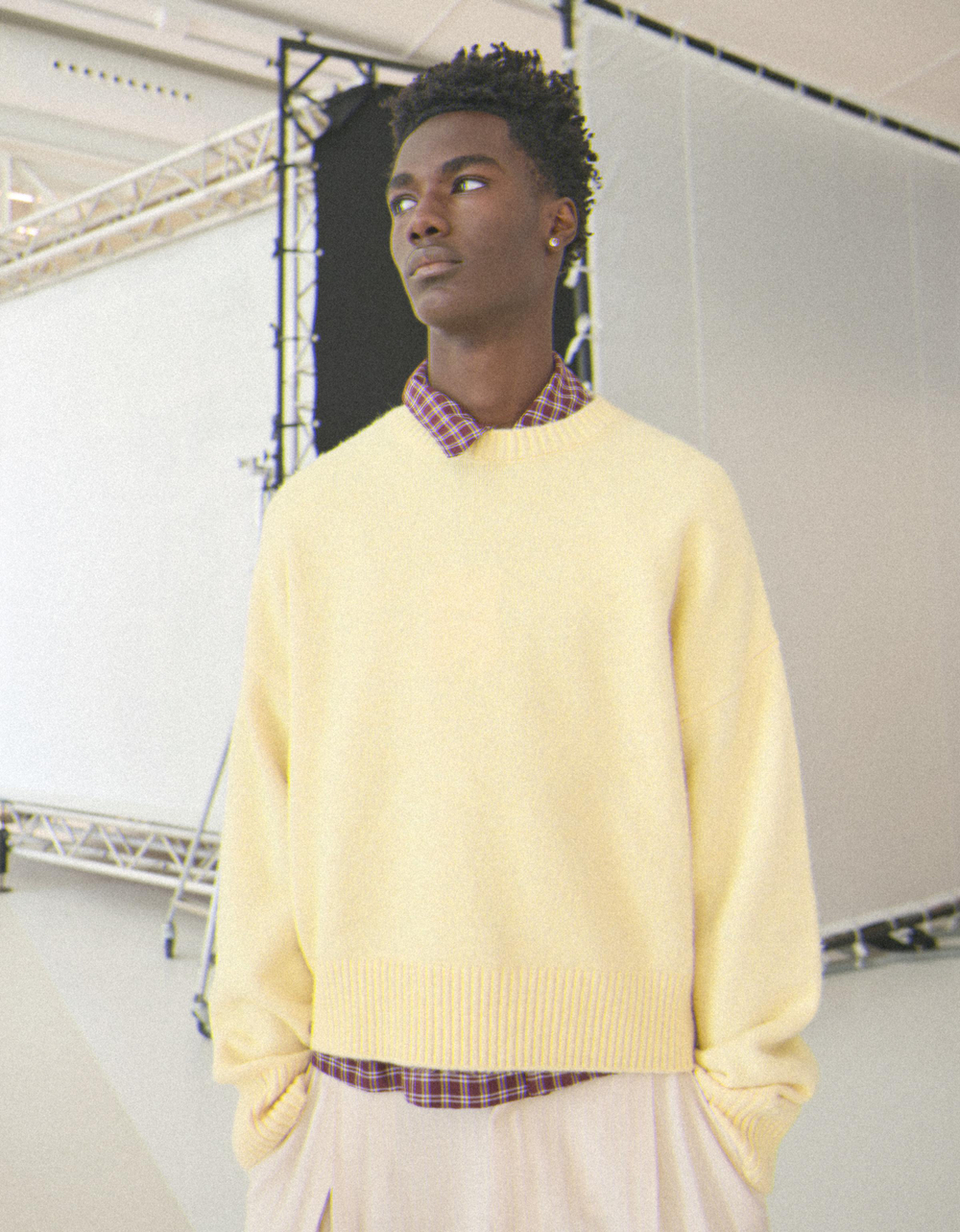 Мужской джемпер boxy fit с круглым вырезом - BERSHKA