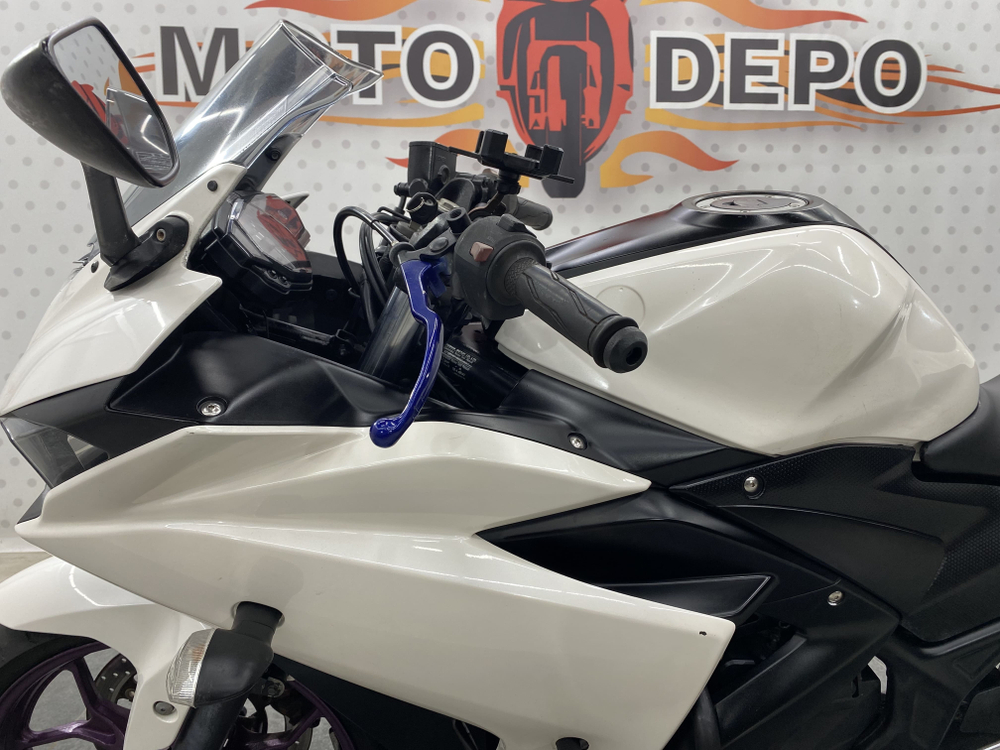 Yamaha YZF-R25 , 2015