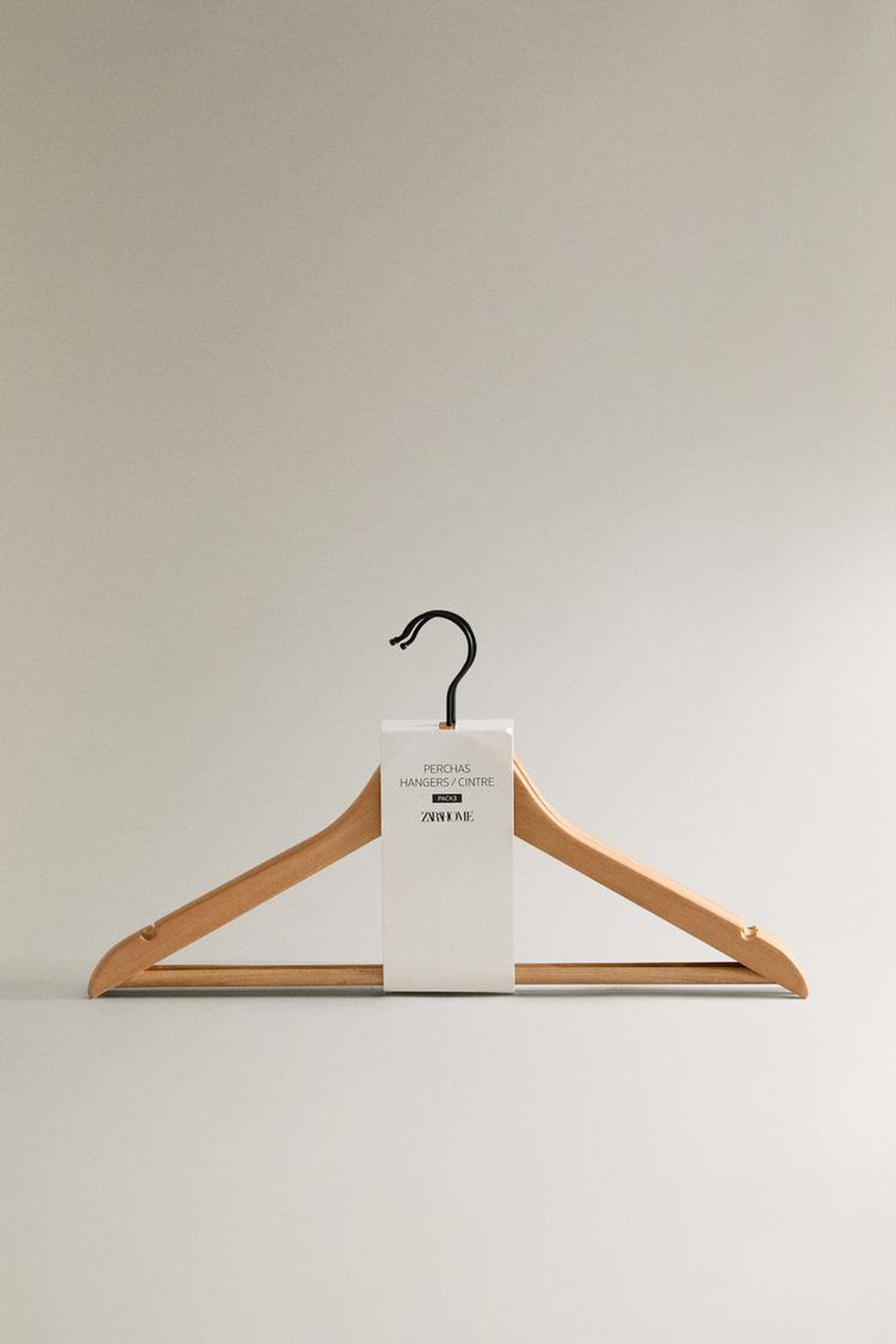 ZARA HOME ЛАКИРОВАННАЯ ВЕШАЛКА (НАБОР ИЗ 3 ШТ.), СВЕТЛО-БЕЖЕВЫЙ