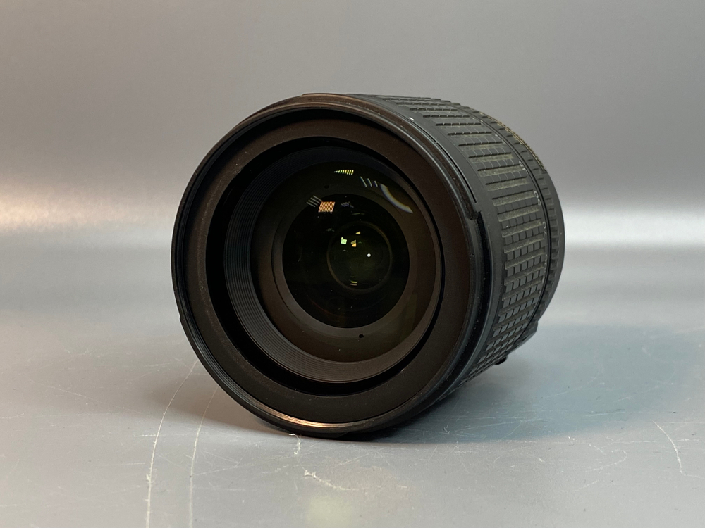 Nikon 18-135mm 3.5-5.6 ED-IF AF-S DX царапины на линзе
