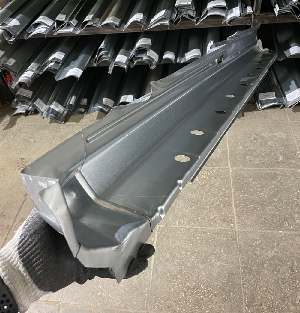 Порог правый Mazda 5 (Premacy) 2005-2010 (Klokkerholm)