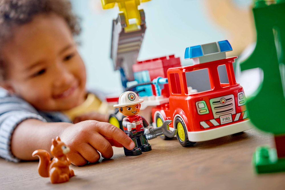 Конструктор LEGO Duplo 10473 Fire Truck with Hose and Firefighter