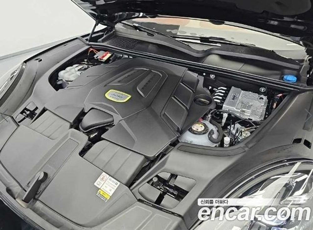 Porsche Cayenne 3.0 E-Hybrid — 2023
