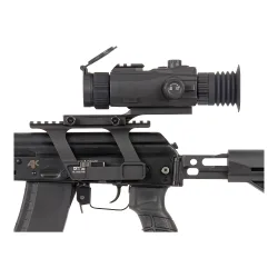Прицел тепловизионный Gaut Jasper TS 225 256х192 AI 320x240 D25 - крупный план на кронштейне оружия