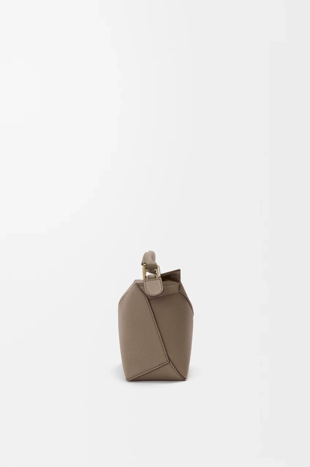 Loewe Мини-сумка Puzzle Edge из мягкой зернистой телячьей кожи, серо-коричневый