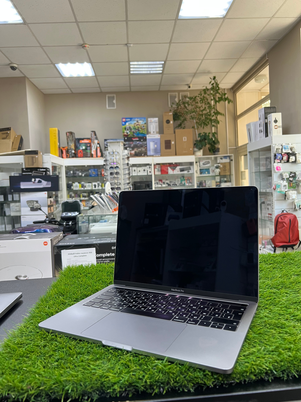 Б/У MacBook Pro 13 2018 i5/16/512 Gb