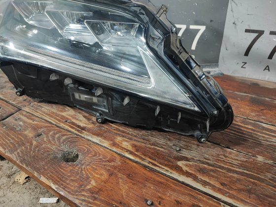 Фара правая LED Lexus RX 4 Оригинал целая 8114548D40