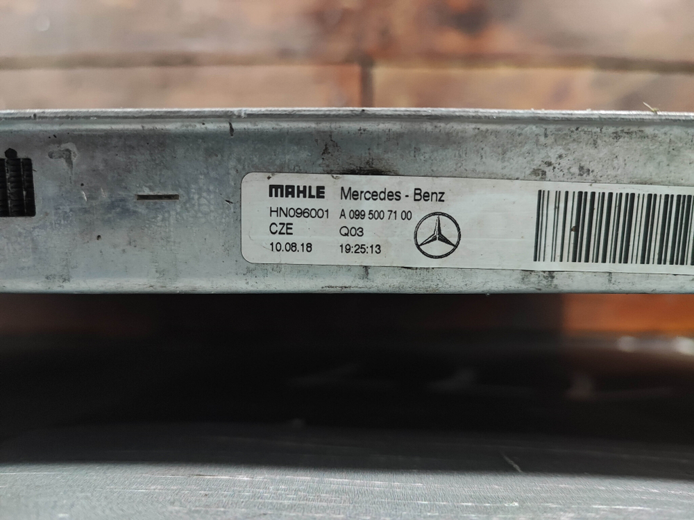 Радиатор двигателя Mercedes E-Class (W213) 16-нв Б/У Оригинал A0995007100