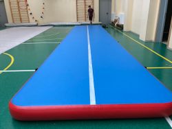 Надувная акробатическая дорожка "Звезда" - фронтальный вид