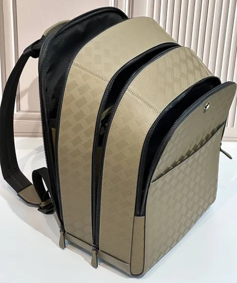 Рюкзак MONTBLANC EXTREME 3.0 LARGE BACKPACK WITH 3 COMPARTMENTS