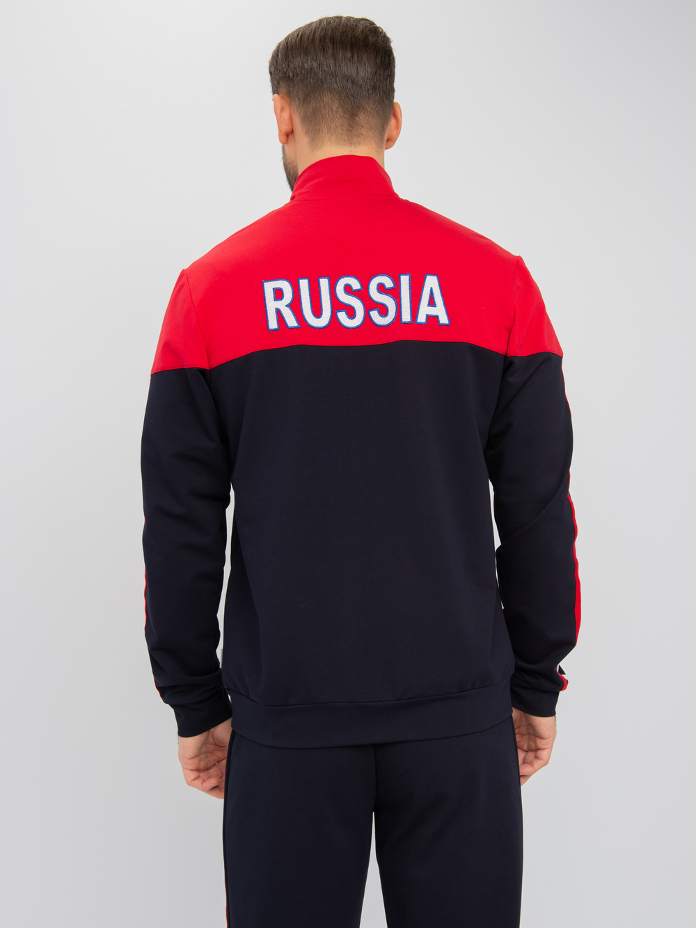 Спортивный костюм с лампасом
