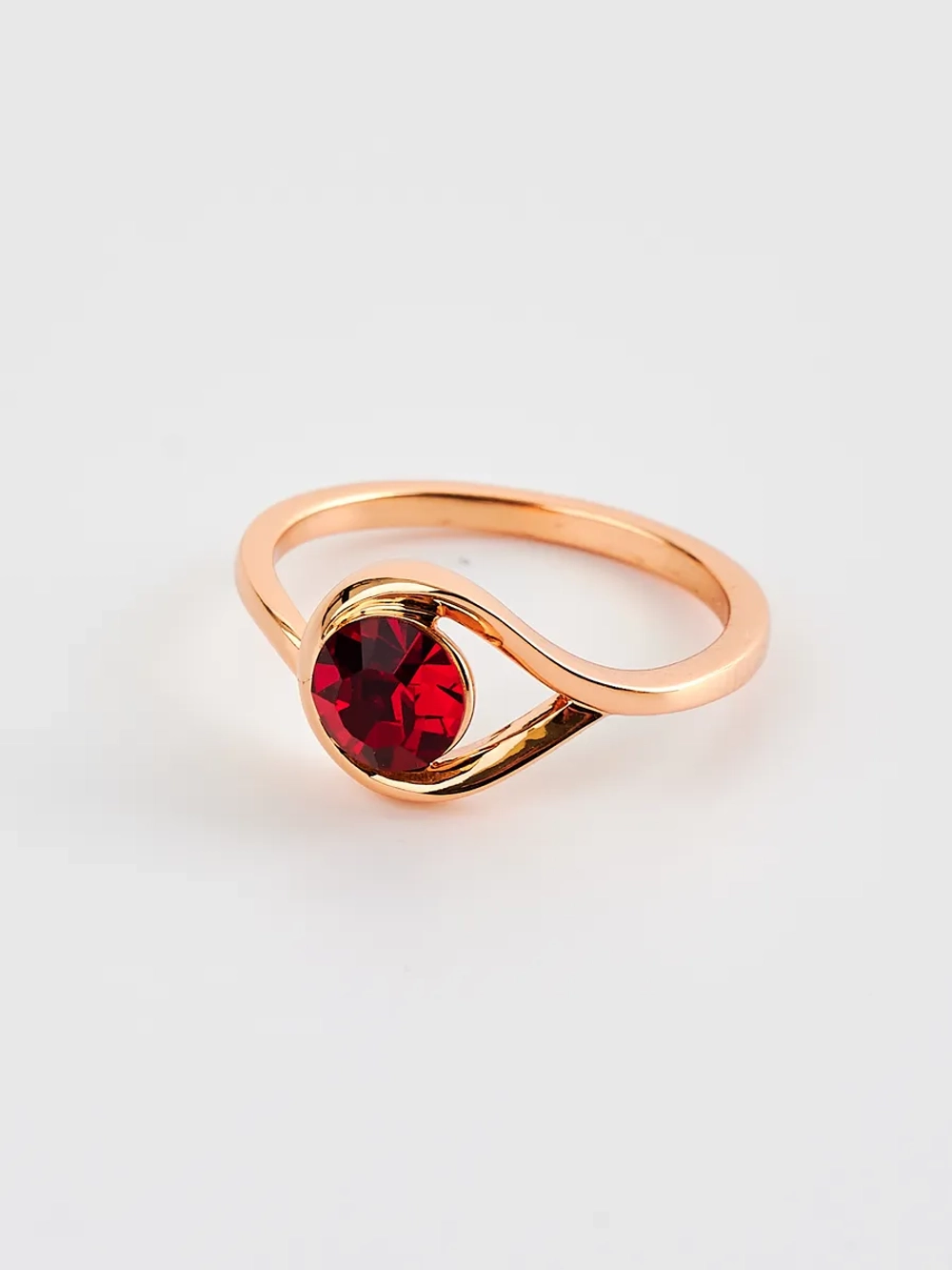 Кольцо Белла с красным кристаллом Swarovski