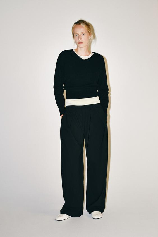 ZARA БРЮКИ СО СКЛАДКАМИ — ZW COLLECTION, ЧЕРНЫЙ