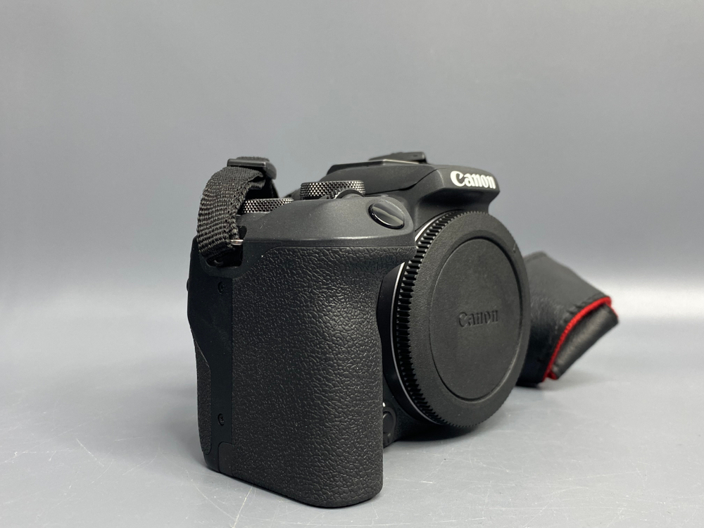Canon EOS R10 8000 Кадров
