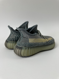 Кроссовки Adidas Yeezy boost