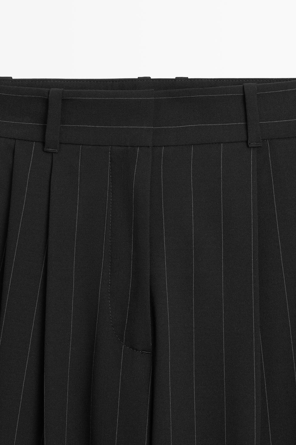 Massimo Dutti Брюки кроя carrot в тонкую полоску, черный