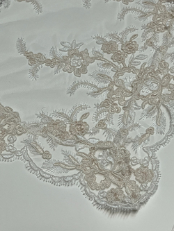 Скатерть кружевная 140x300 Emozioni Lace шампань