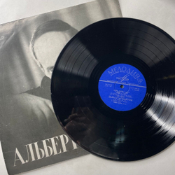 Винтажная виниловая пластинка LP Альберт Марков, Ф. Шуберт, Рондо, Ave Maria, Сонатина №1 для скрипки и фортепиано, Н. Паганини - три сонаты для скрипки и гитары (СССР 1969)