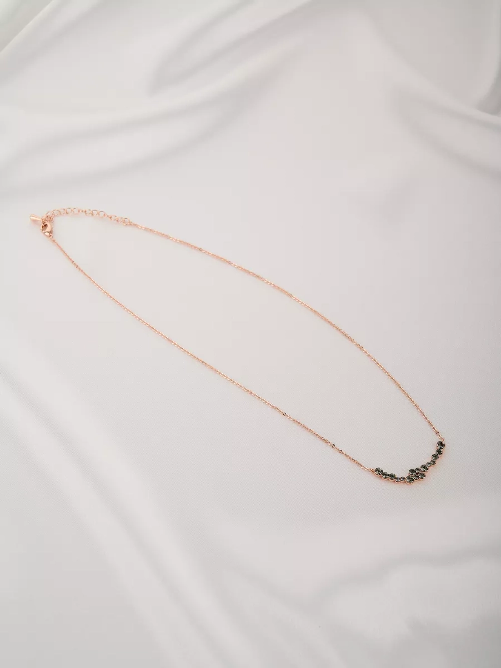 Тонкое колье Млечный путь с серыми кристаллами Swarovski
