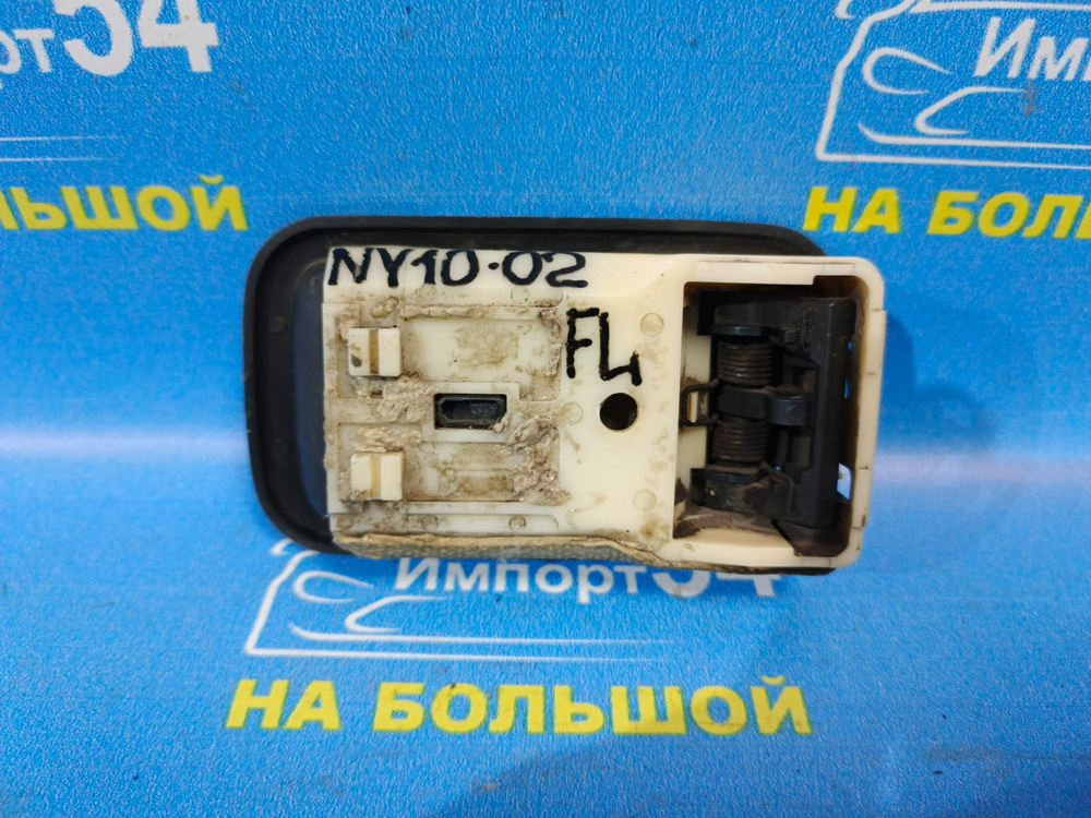 Ручка двери передней левой салонная NISSAN WINGROAD 1996