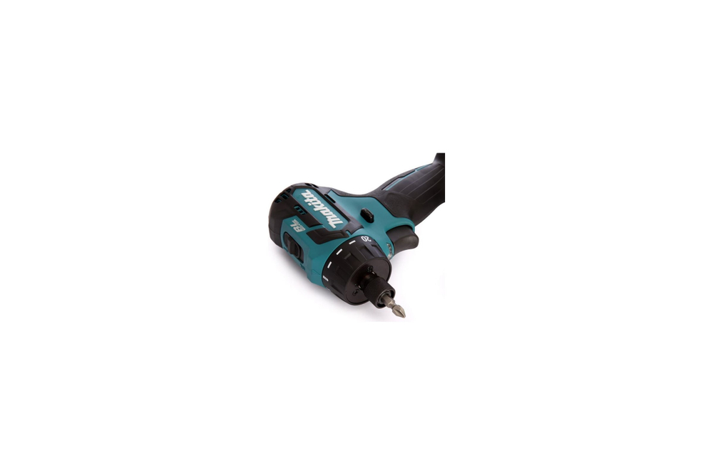 Аккумуляторная дрель-шуруповерт Makita CXT DF032DWME