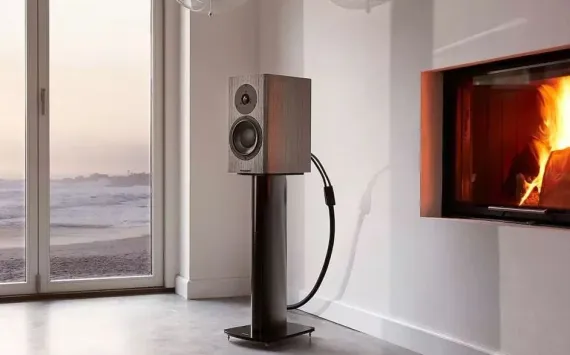 Dynaudio Special Forty Ebony Wave High Gloss