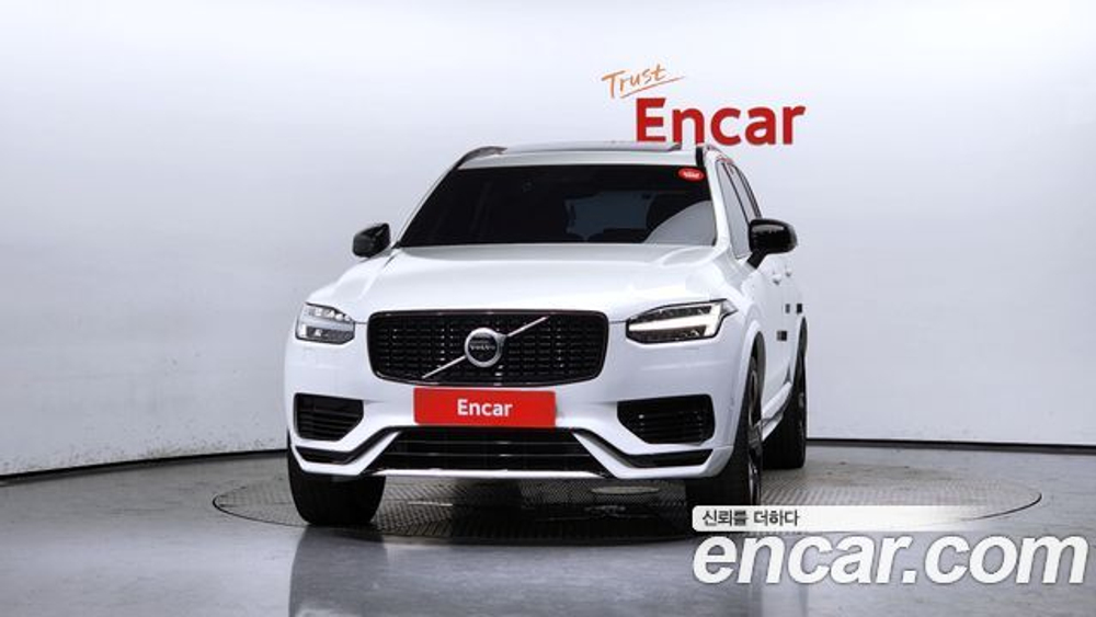 Volvo XC90 T8 R- — 2021