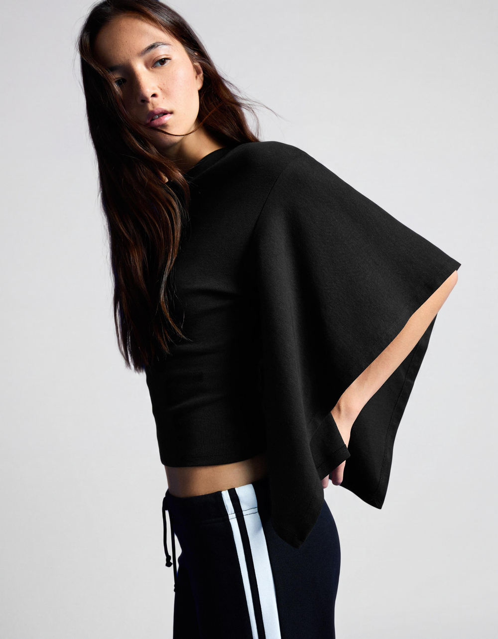 Женская футболка с накидкой - BERSHKA
