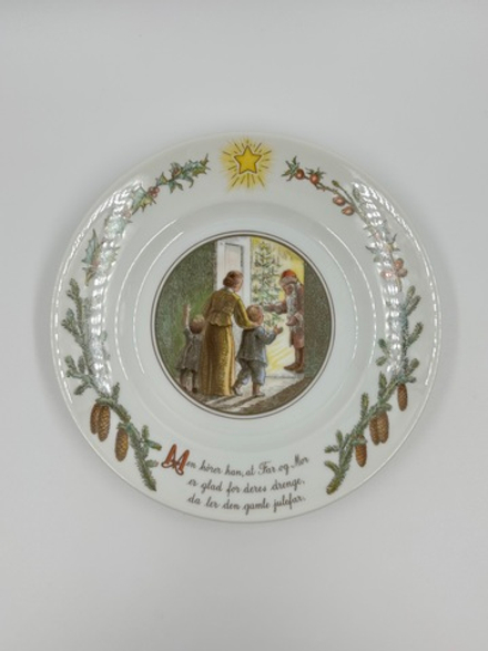 Тарелка Royal Copenhagen, Peters Jul