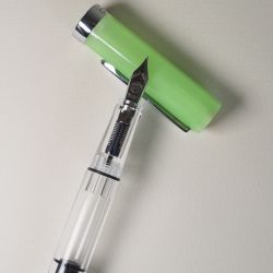 Ручка перьевая TWSBI ECO Glow зеленая с пером F (M2532300) 7
