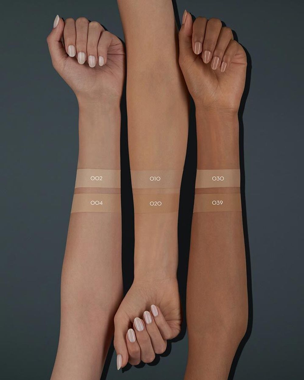 Увлажняющая тональная основа CATRICE True Skin Hydrating Foundation - 002 Neutral Ivory / 30 мл