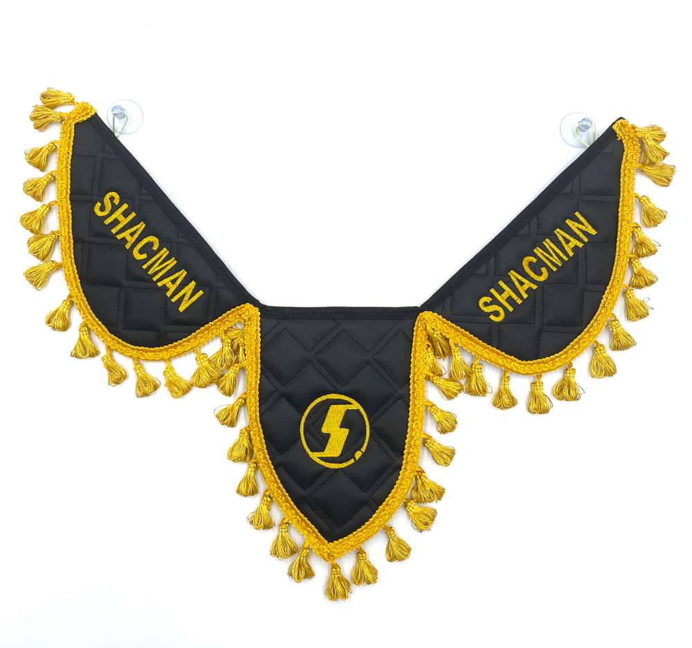 Вымпел тройной Shacman (экокожа, черный с желтой вышивкой)