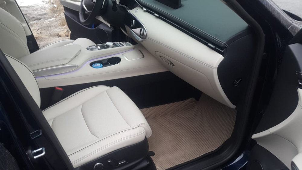 Автоковрики для Genesis GV70