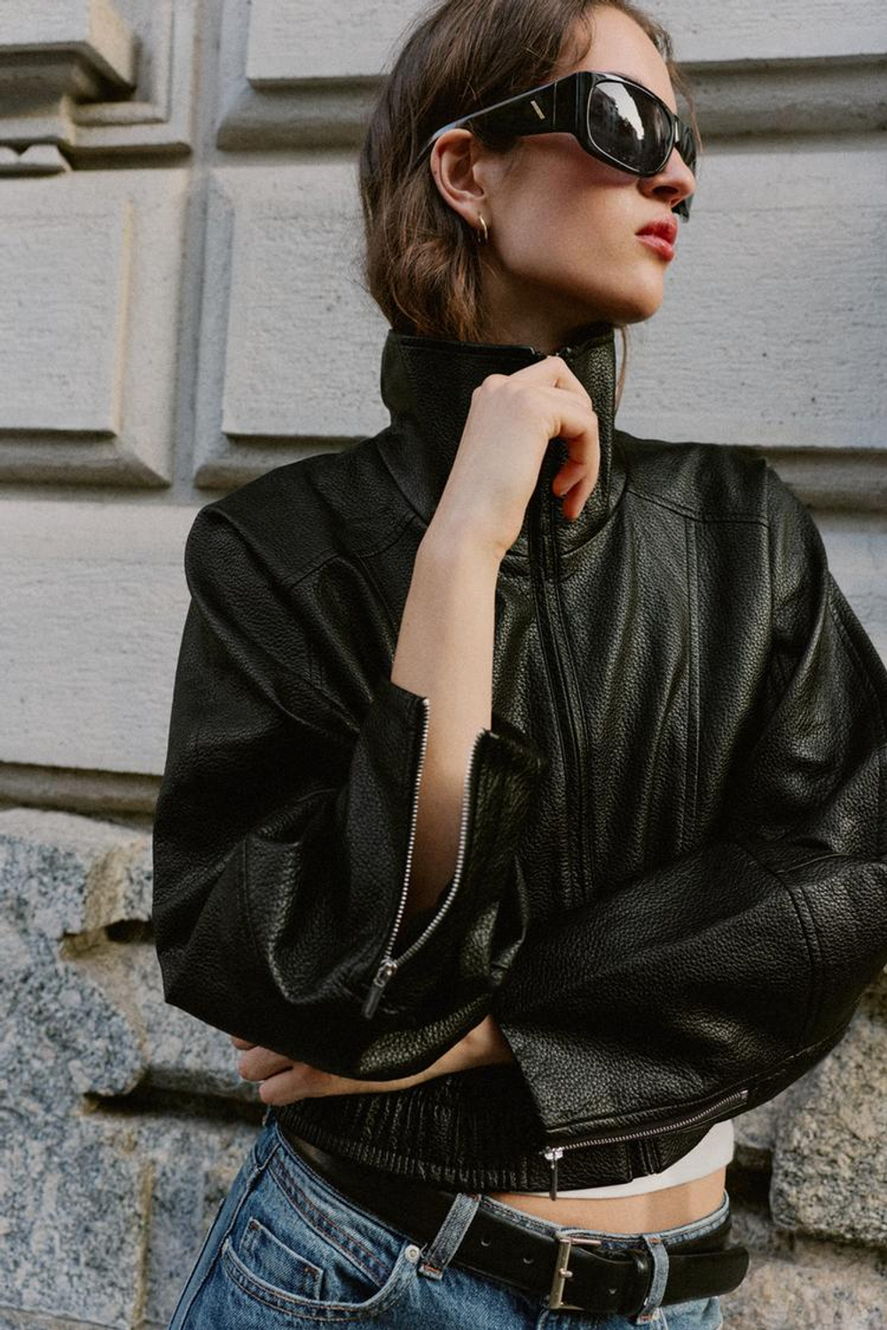 ZARA УКОРОЧЕННАЯ КУРТКА ИЗ ИСКУССТВЕННОЙ КОЖИ, ЧЕРНЫЙ