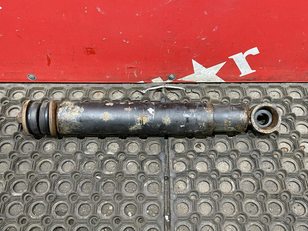 Амортизатор передний