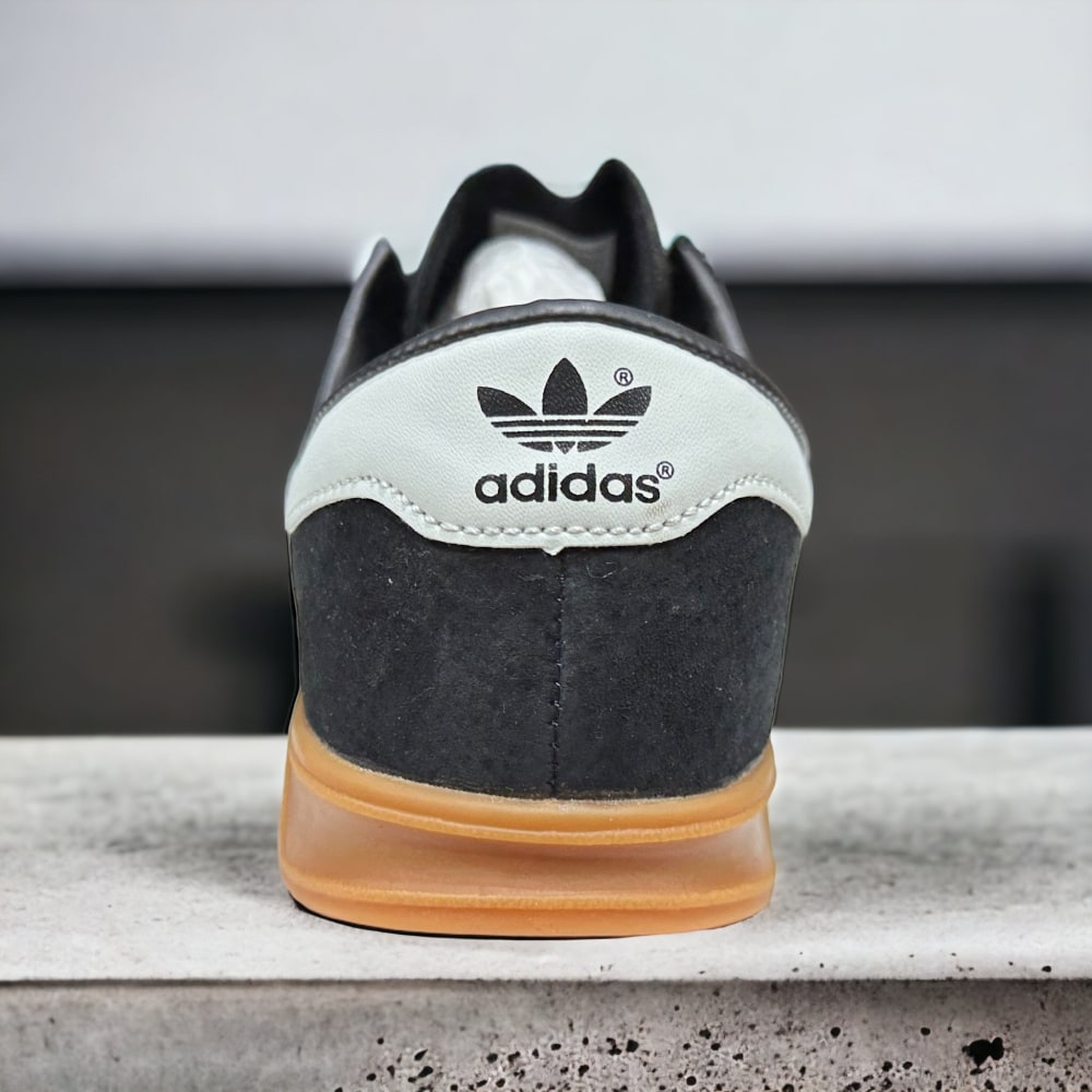 Adidas Hamburg • Black