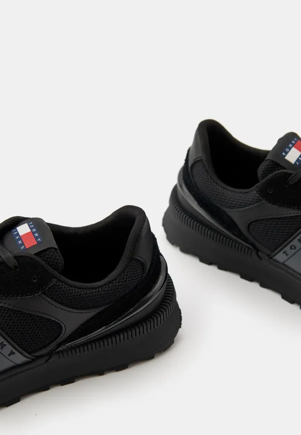 Кроссовки мужские TOMMY JEANS TJM TECHNICAL RUNNER