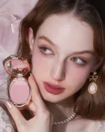 Румяна для лица Flower Knows Strawberry Rococo Series Embossed Blush - 03 Classic Ballet