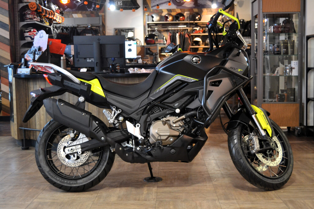 QJMOTOR SVT 650 X (Black)