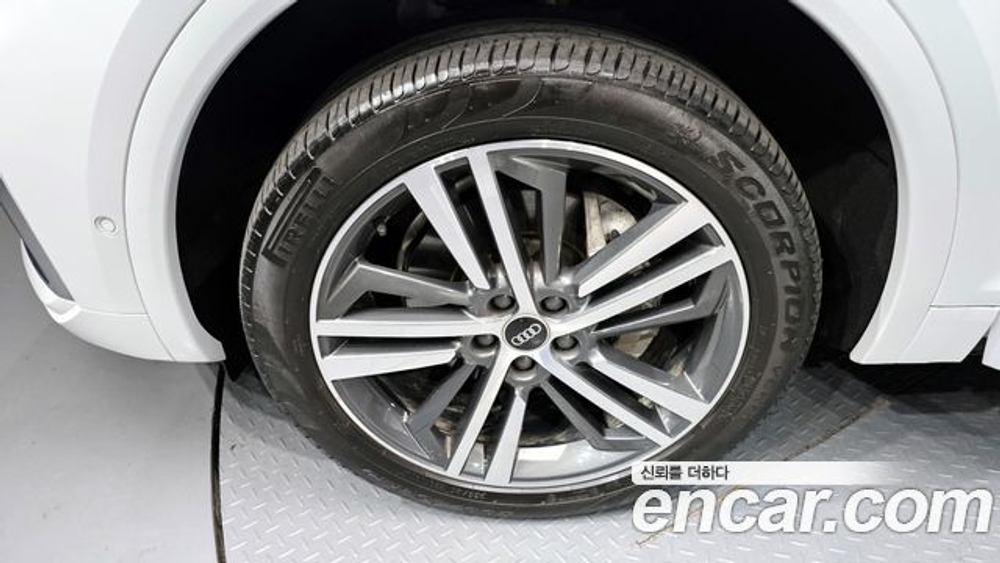 Audi Q5 45 TFSI Quattro Premium — 2021