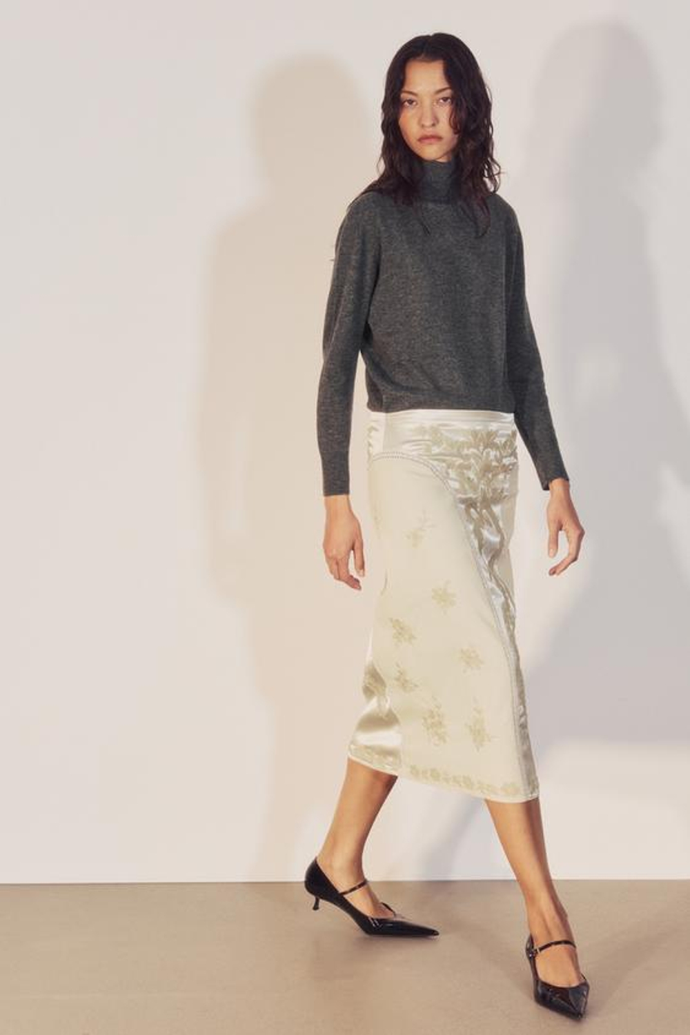 ZARA ЮБКА МИДИ С ВЫШИВКОЙ — ZW COLLECTION, ЭКРЮ