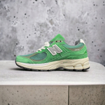 New Balance 2002R • Forest Green