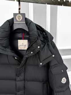 Пуховик Moncler