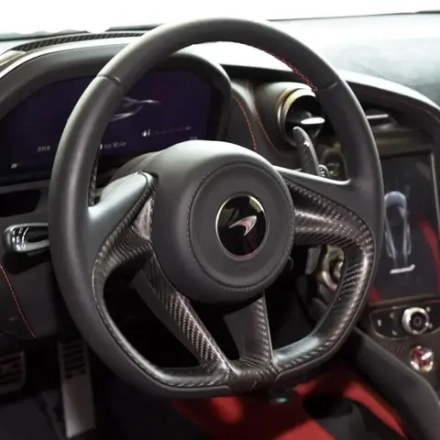 Карбоновая накладка на руль для McLaren 720S 2017-2023 МакЛарен тюнинг