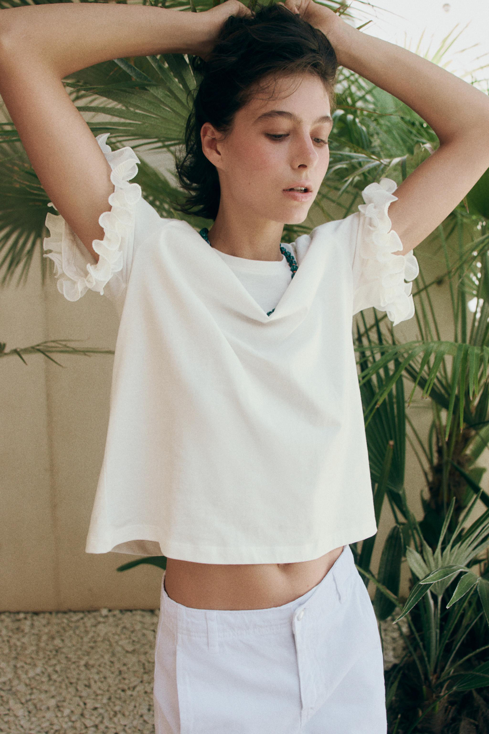 ХЛОПКОВАЯ ФУТБОЛКА С ОБОРКАМИ — ZARA