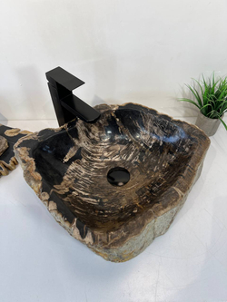 Раковина из окаменелого дерева OD-66921 51x42x15 из натурального камня