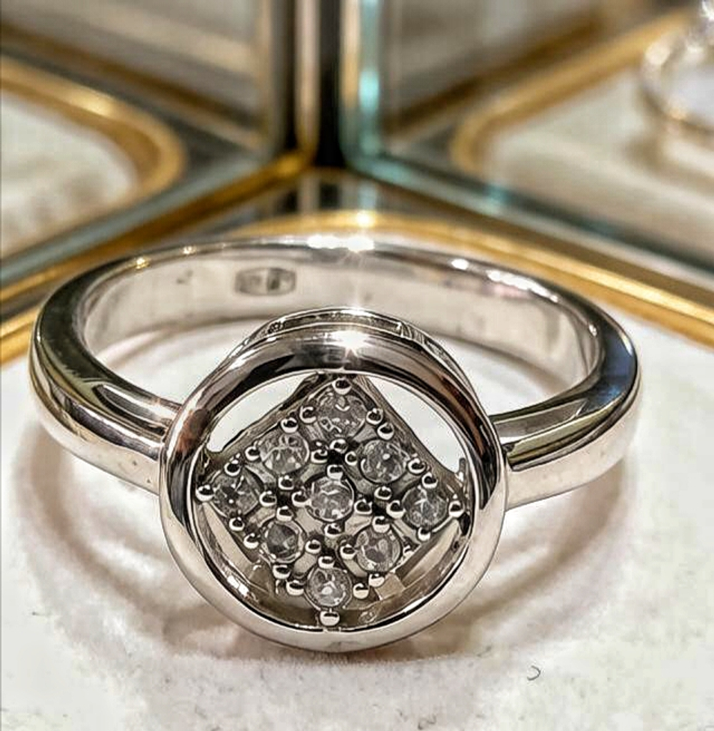Ювелирное кольцо из серебра 925 пробы