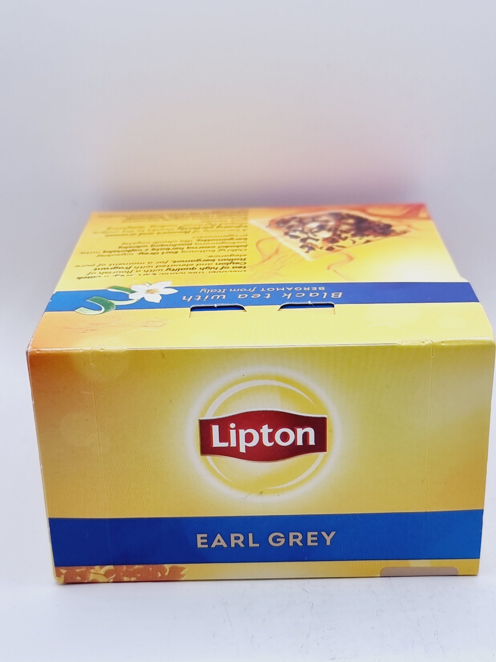 Чай черный Lipton Earl Grey с бергамотом, цедрой лимона 20 пакетиков 32 г (Польша)