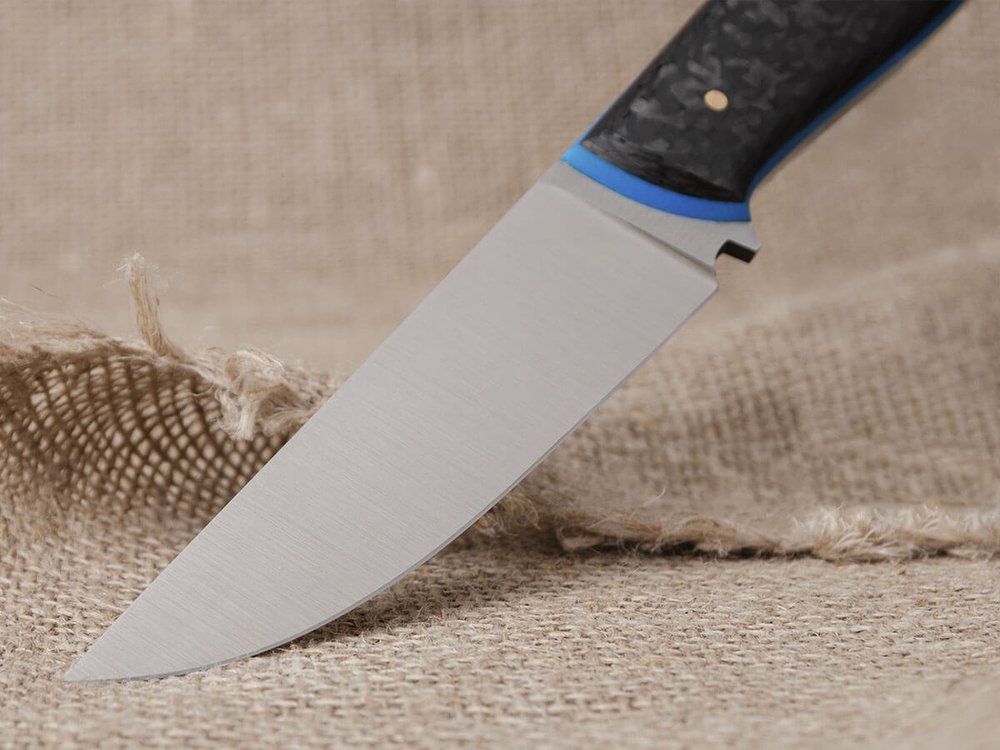 Нож для бушкрафта "Куница", сталь VG-10/Elmax, рукоять карбон (синий спейсер)