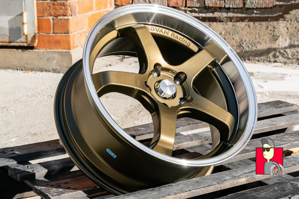 Комплект дисков Advan GT 18x8 et38 5x114.3
